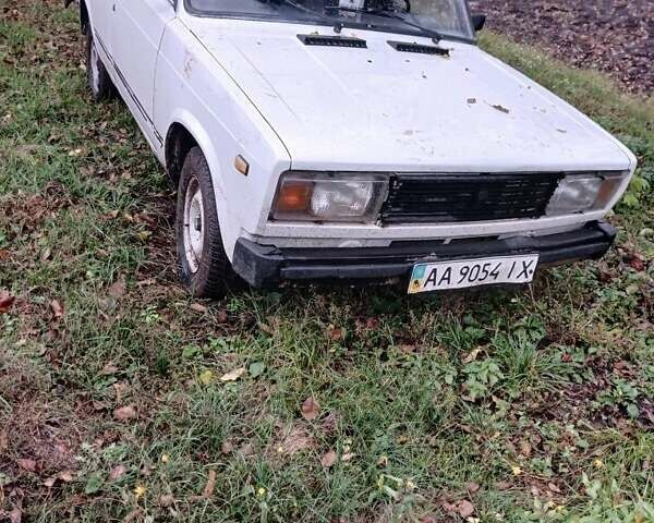 Белый ВАЗ 2105, объемом двигателя 0 л и пробегом 266 тыс. км за 452 $, фото 1 на Automoto.ua