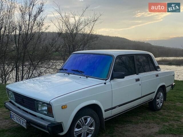 Белый ВАЗ 2105, объемом двигателя 1.5 л и пробегом 26 тыс. км за 1535 $, фото 1 на Automoto.ua