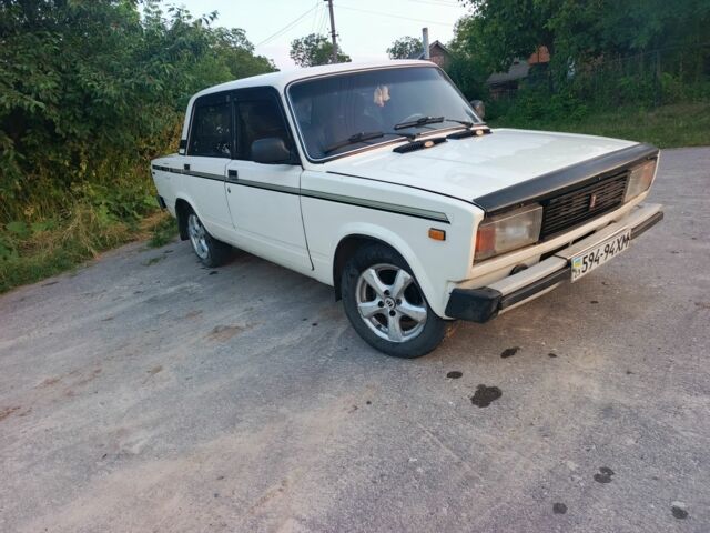 Белый ВАЗ 2105, объемом двигателя 0 л и пробегом 92 тыс. км за 655 $, фото 1 на Automoto.ua