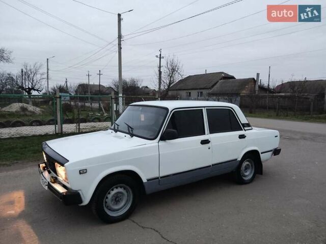 Білий ВАЗ 2105, об'ємом двигуна 1.5 л та пробігом 150 тис. км за 700 $, фото 1 на Automoto.ua