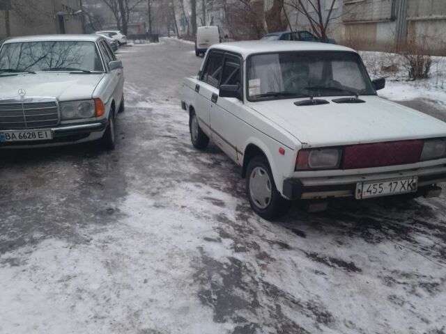 Белый ВАЗ 2105, объемом двигателя 1 л и пробегом 120 тыс. км за 650 $, фото 1 на Automoto.ua