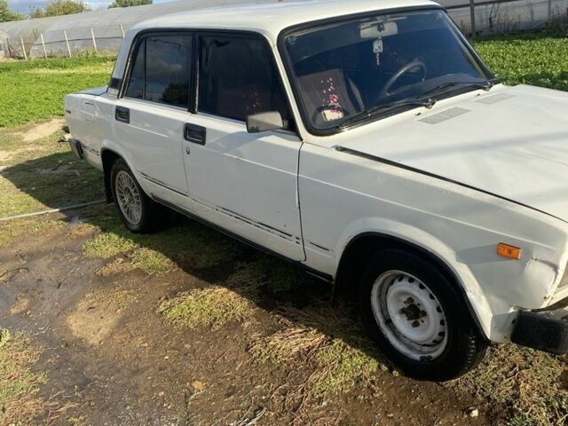 Белый ВАЗ 2105, объемом двигателя 1.5 л и пробегом 3 тыс. км за 600 $, фото 1 на Automoto.ua