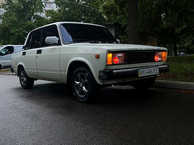 Белый ВАЗ 2105, объемом двигателя 1.5 л и пробегом 92 тыс. км за 900 $, фото 1 на Automoto.ua