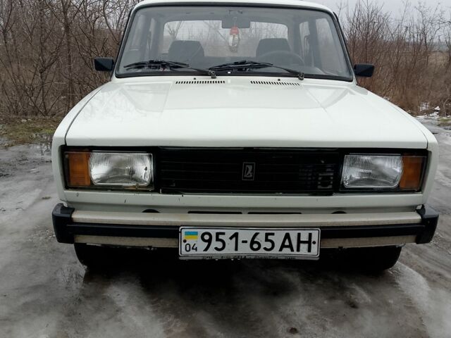 Белый ВАЗ 2105, объемом двигателя 1.5 л и пробегом 125 тыс. км за 1050 $, фото 1 на Automoto.ua