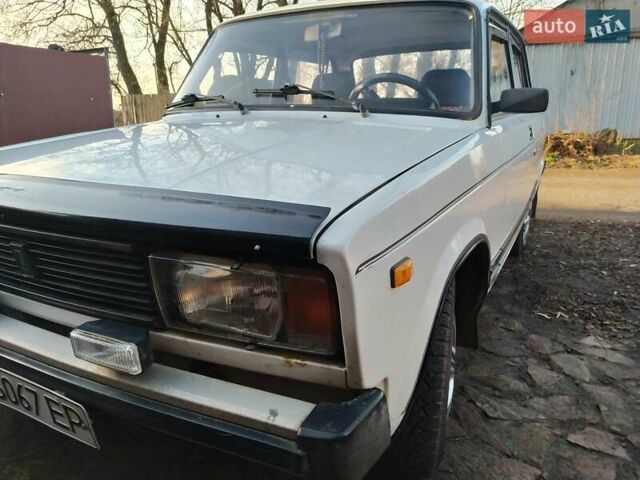 Білий ВАЗ 2105, об'ємом двигуна 1.5 л та пробігом 228 тис. км за 1020 $, фото 1 на Automoto.ua