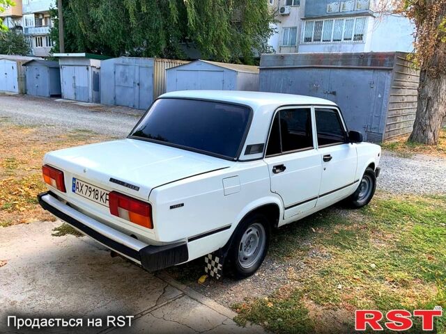 Белый ВАЗ 2105, объемом двигателя 1.5 л и пробегом 200 тыс. км за 750 $, фото 1 на Automoto.ua