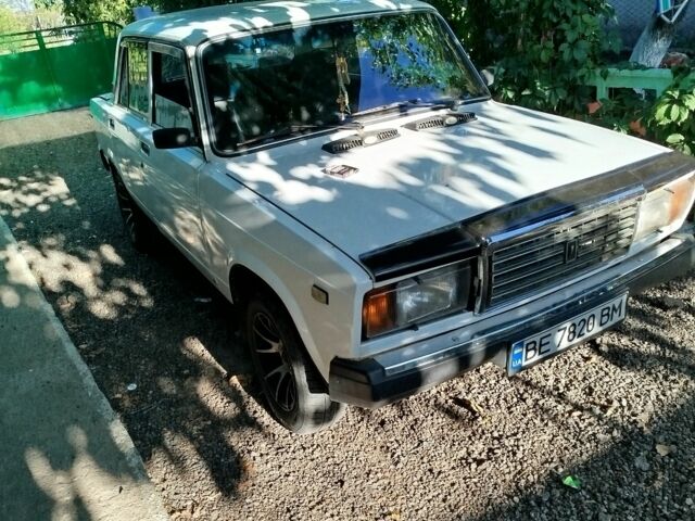Белый ВАЗ 2105, объемом двигателя 1.5 л и пробегом 86 тыс. км за 850 $, фото 1 на Automoto.ua