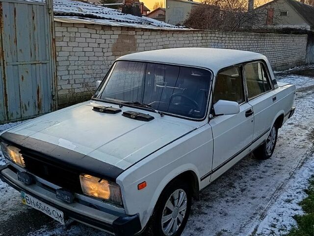 Білий ВАЗ 2105, об'ємом двигуна 1.5 л та пробігом 150 тис. км за 700 $, фото 1 на Automoto.ua