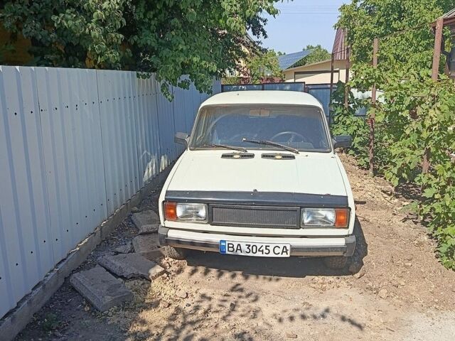 Белый ВАЗ 2105, объемом двигателя 1.5 л и пробегом 100 тыс. км за 599 $, фото 1 на Automoto.ua