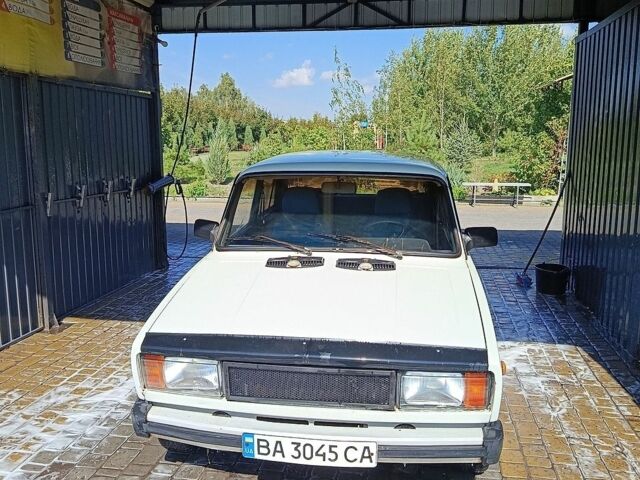 Белый ВАЗ 2105, объемом двигателя 1.45 л и пробегом 100 тыс. км за 600 $, фото 1 на Automoto.ua