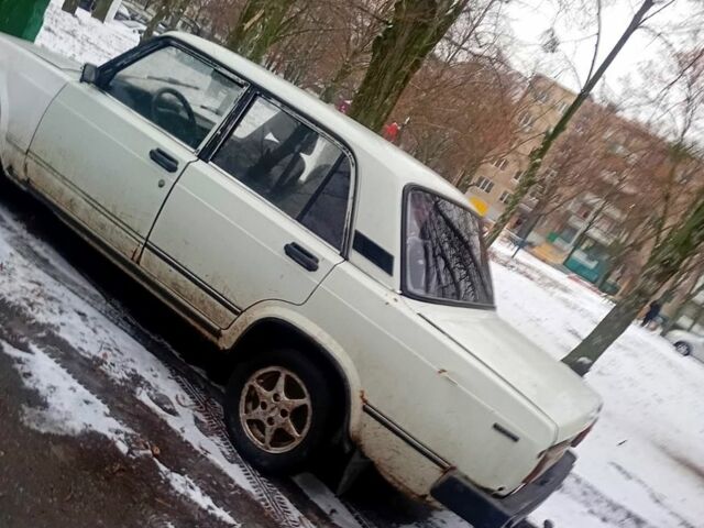Белый ВАЗ 2105, объемом двигателя 1.5 л и пробегом 50 тыс. км за 450 $, фото 1 на Automoto.ua