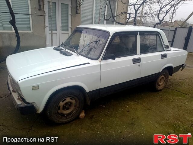 Белый ВАЗ 2105, объемом двигателя 1.5 л и пробегом 111 тыс. км за 450 $, фото 1 на Automoto.ua