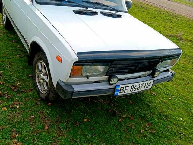 Белый ВАЗ 2105, объемом двигателя 1.5 л и пробегом 0 тыс. км за 1000 $, фото 1 на Automoto.ua