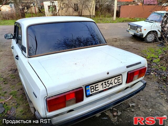 Белый ВАЗ 2105, объемом двигателя 1.5 л и пробегом 150 тыс. км за 1100 $, фото 1 на Automoto.ua