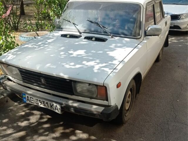 Белый ВАЗ 2105, объемом двигателя 1.5 л и пробегом 200 тыс. км за 524 $, фото 1 на Automoto.ua