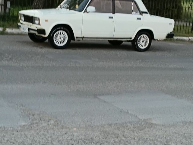 Белый ВАЗ 2105, объемом двигателя 0 л и пробегом 95 тыс. км за 1200 $, фото 1 на Automoto.ua