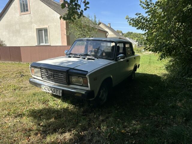 Белый ВАЗ 2105, объемом двигателя 1.5 л и пробегом 90 тыс. км за 550 $, фото 1 на Automoto.ua