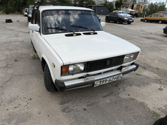 Білий ВАЗ 2105, об'ємом двигуна 1.5 л та пробігом 100 тис. км за 1000 $, фото 1 на Automoto.ua