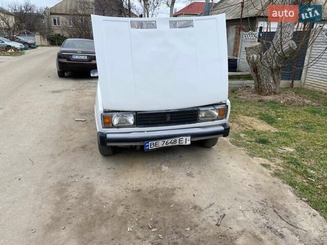 Білий ВАЗ 2105, об'ємом двигуна 1.5 л та пробігом 600 тис. км за 550 $, фото 1 на Automoto.ua