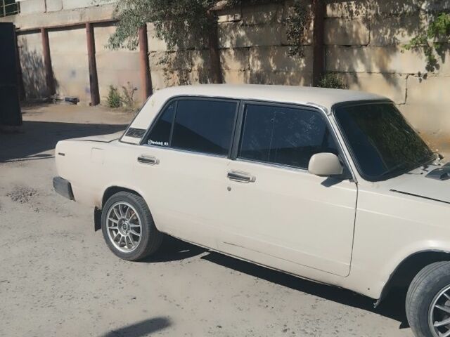 Бежевий ВАЗ 2105, об'ємом двигуна 1.5 л та пробігом 80 тис. км за 2000 $, фото 1 на Automoto.ua