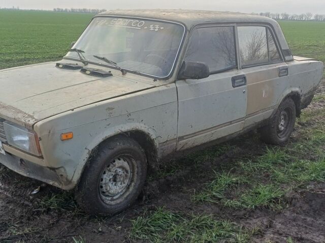 Бежевый ВАЗ 2105, объемом двигателя 0 л и пробегом 1000 тыс. км за 800 $, фото 1 на Automoto.ua