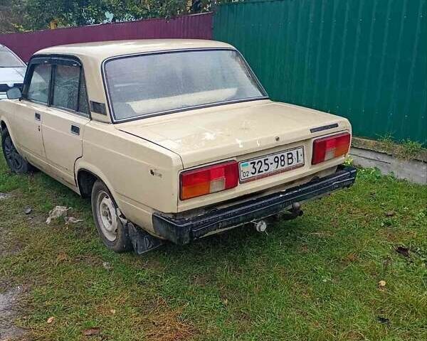 Бежевый ВАЗ 2105, объемом двигателя 1 л и пробегом 300 тыс. км за 500 $, фото 1 на Automoto.ua