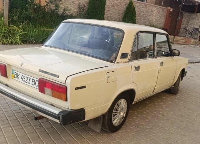 Бежевий ВАЗ 2105, об'ємом двигуна 1.3 л та пробігом 200 тис. км за 450 $, фото 1 на Automoto.ua