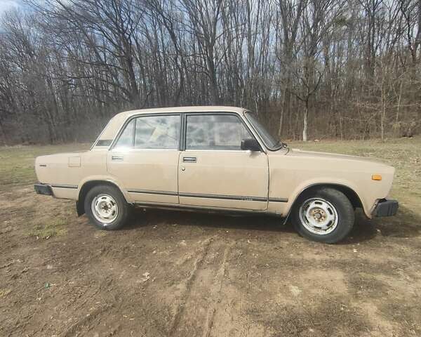 Бежевый ВАЗ 2105, объемом двигателя 1.5 л и пробегом 300 тыс. км за 470 $, фото 1 на Automoto.ua