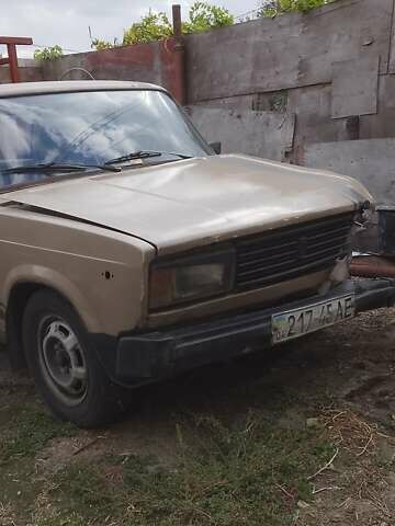 Бежевый ВАЗ 2105, объемом двигателя 1.3 л и пробегом 12 тыс. км за 400 $, фото 1 на Automoto.ua