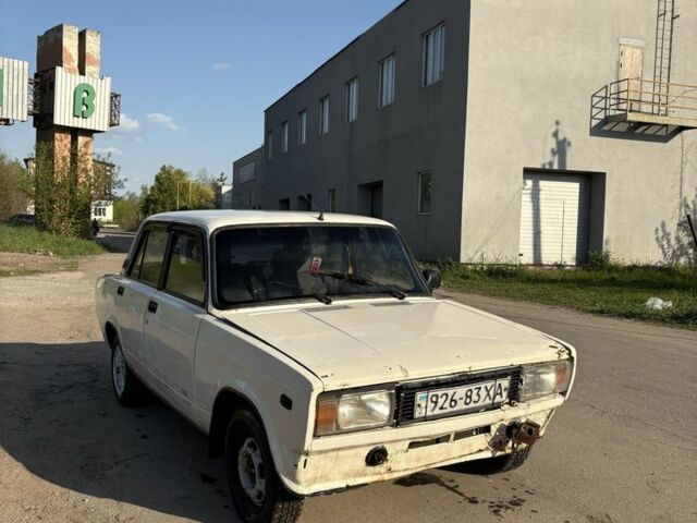 Бежевый ВАЗ 2105, объемом двигателя 1.5 л и пробегом 300 тыс. км за 343 $, фото 1 на Automoto.ua