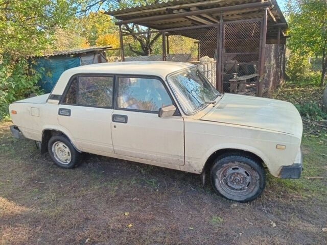 ВАЗ 2105 1990 в Фастове на Automoto.ua Бежевый ВАЗ 2105, объемом двигателя 1 л и пробегом 713 тыс. км за 404 $, фото 1 на Automoto.ua