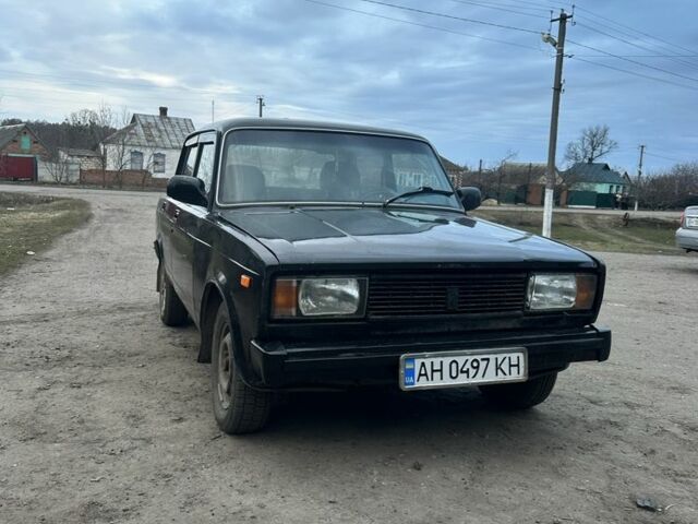 Черный ВАЗ 2105, объемом двигателя 1.5 л и пробегом 100 тыс. км за 650 $, фото 1 на Automoto.ua