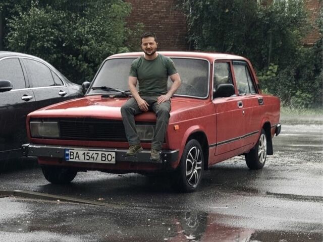Красный ВАЗ 2105, объемом двигателя 1.3 л и пробегом 75 тыс. км за 380 $, фото 1 на Automoto.ua