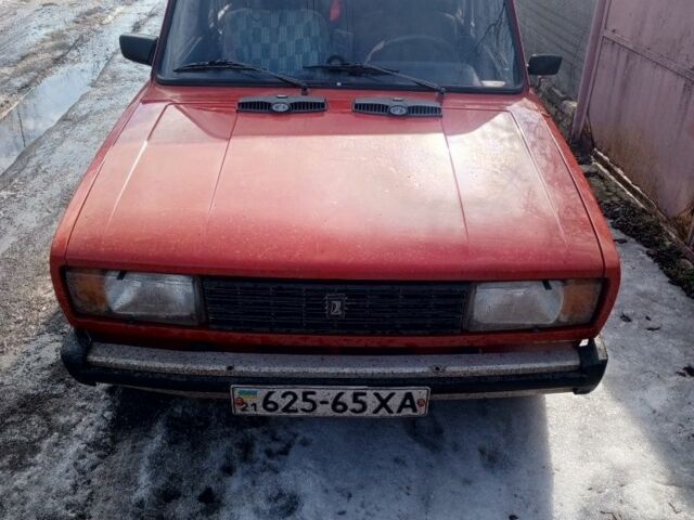 Красный ВАЗ 2105, объемом двигателя 1 л и пробегом 60 тыс. км за 685 $, фото 1 на Automoto.ua
