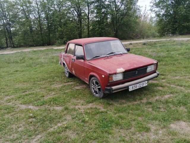 Красный ВАЗ 2105, объемом двигателя 1 л и пробегом 853 тыс. км за 343 $, фото 1 на Automoto.ua
