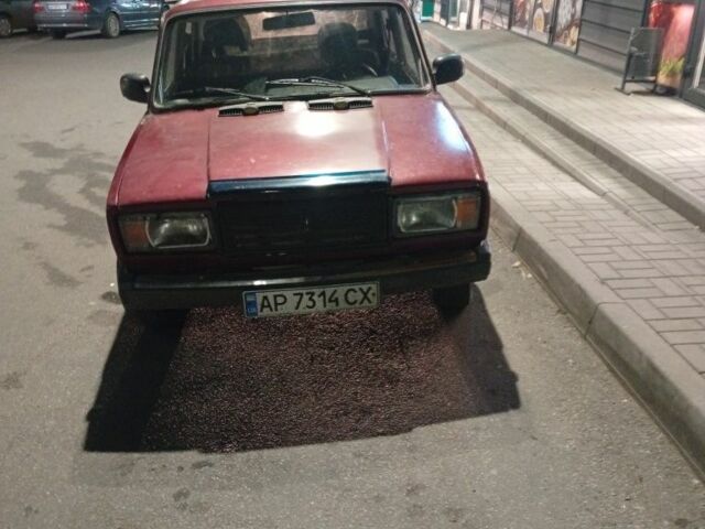 Красный ВАЗ 2105, объемом двигателя 1 л и пробегом 143 тыс. км за 309 $, фото 1 на Automoto.ua