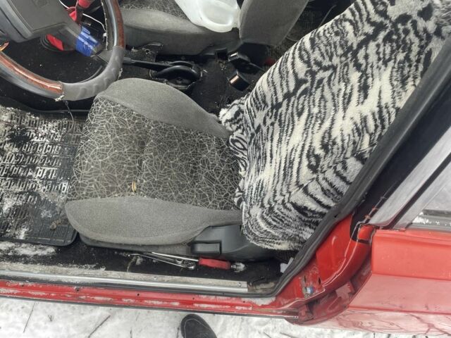 Красный ВАЗ 2105, объемом двигателя 1.5 л и пробегом 1000 тыс. км за 463 $, фото 1 на Automoto.ua