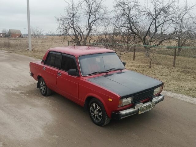 Красный ВАЗ 2105, объемом двигателя 5 л и пробегом 165 тыс. км за 599 $, фото 1 на Automoto.ua