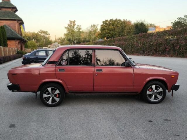 Красный ВАЗ 2105, объемом двигателя 1.3 л и пробегом 100 тыс. км за 626 $, фото 1 на Automoto.ua