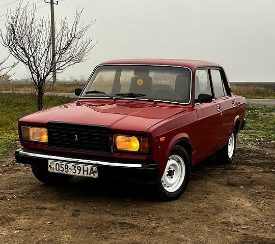 Красный ВАЗ 2105, объемом двигателя 1.3 л и пробегом 0 тыс. км за 590 $, фото 1 на Automoto.ua