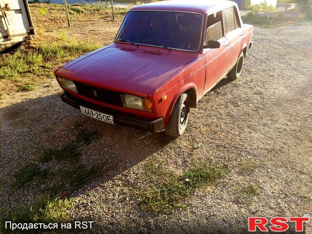 Красный ВАЗ 2105, объемом двигателя 1.3 л и пробегом 190 тыс. км за 700 $, фото 1 на Automoto.ua