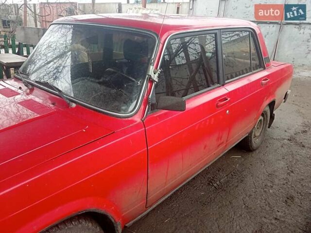 Красный ВАЗ 2105, объемом двигателя 1.2 л и пробегом 300 тыс. км за 1000 $, фото 1 на Automoto.ua