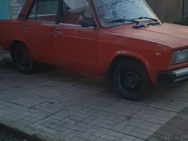 Красный ВАЗ 2105, объемом двигателя 1.2 л и пробегом 47 тыс. км за 711 $, фото 1 на Automoto.ua