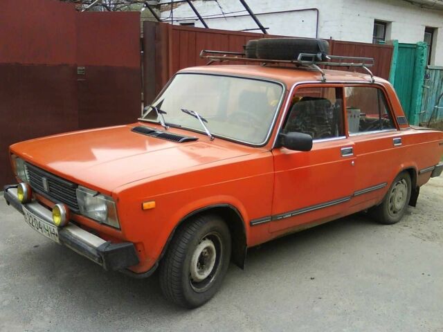 Красный ВАЗ 2105, объемом двигателя 1.2 л и пробегом 1000 тыс. км за 375 $, фото 1 на Automoto.ua