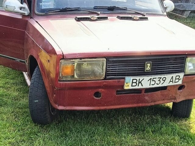 Червоний ВАЗ 2105, об'ємом двигуна 1.5 л та пробігом 34 тис. км за 778 $, фото 1 на Automoto.ua