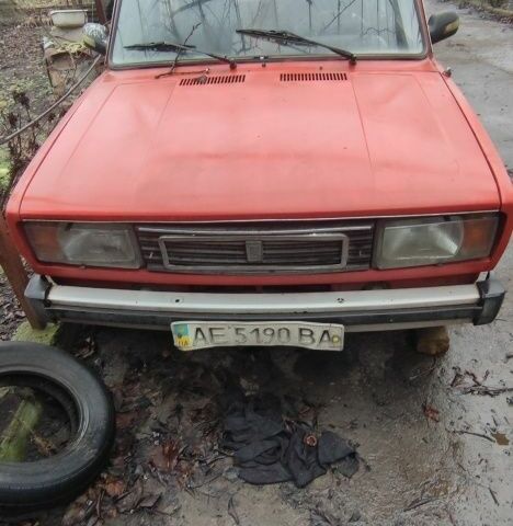 Красный ВАЗ 2105, объемом двигателя 1 л и пробегом 100 тыс. км за 474 $, фото 1 на Automoto.ua