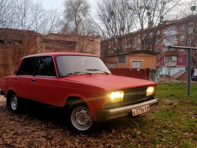 Красный ВАЗ 2105, объемом двигателя 1.5 л и пробегом 1000 тыс. км за 663 $, фото 1 на Automoto.ua