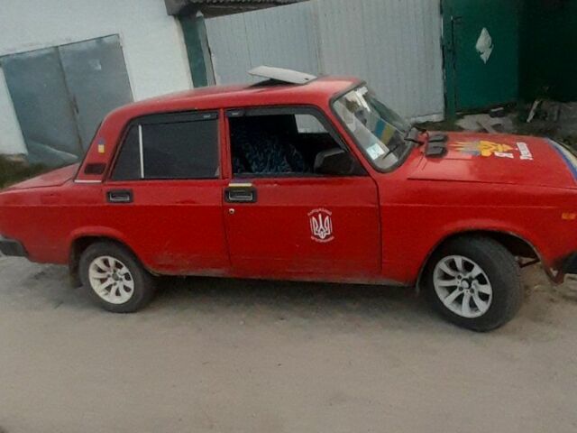 Красный ВАЗ 2105, объемом двигателя 1 л и пробегом 8 тыс. км за 601 $, фото 1 на Automoto.ua