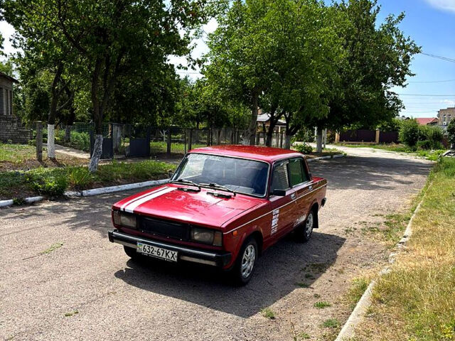 Красный ВАЗ 2105, объемом двигателя 1.3 л и пробегом 120 тыс. км за 590 $, фото 1 на Automoto.ua