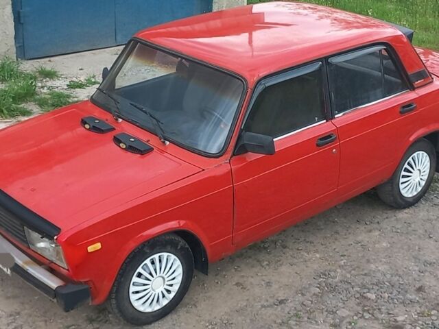 Красный ВАЗ 2105, объемом двигателя 1.6 л и пробегом 100 тыс. км за 662 $, фото 1 на Automoto.ua